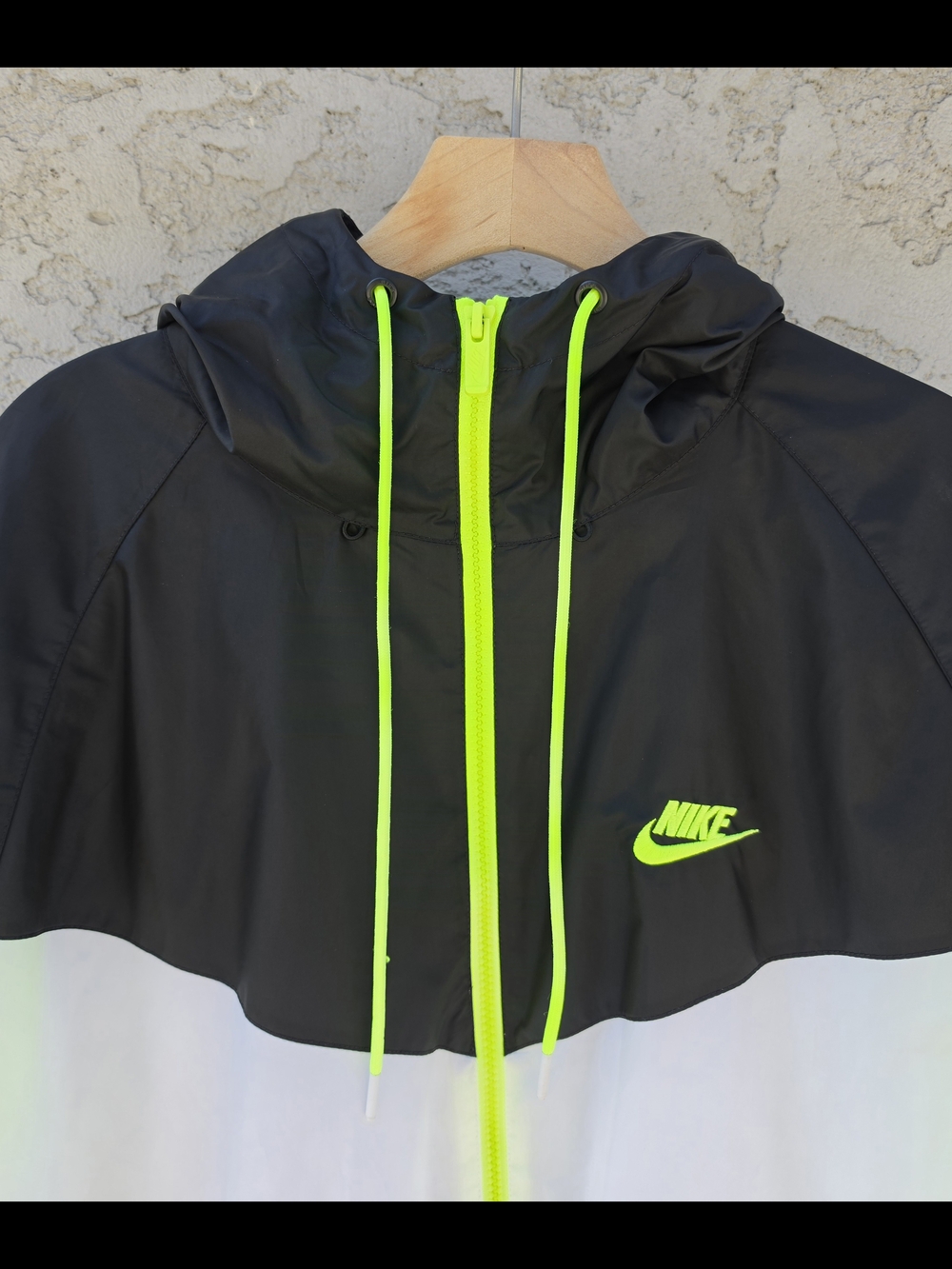 Nike Sportswear Windrunner Jacket XL White Black Volt Neon Green AR2191-103 - Picture 3 of 9